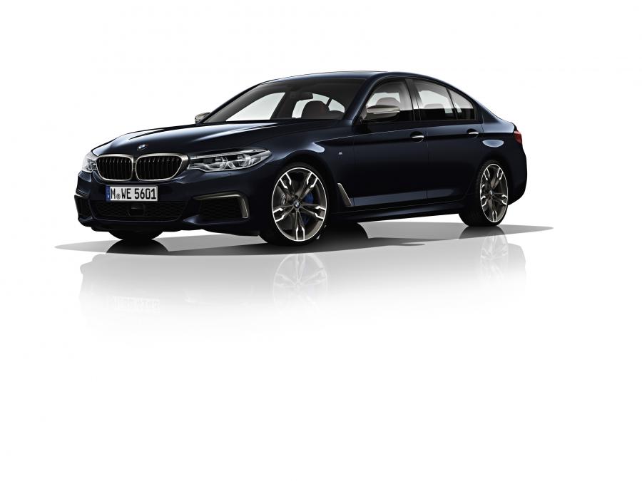  BMW M550i xDrive Sedan 2017 года  (WW) (фото 5 из 48)